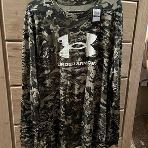 NWT under armour long sleeve